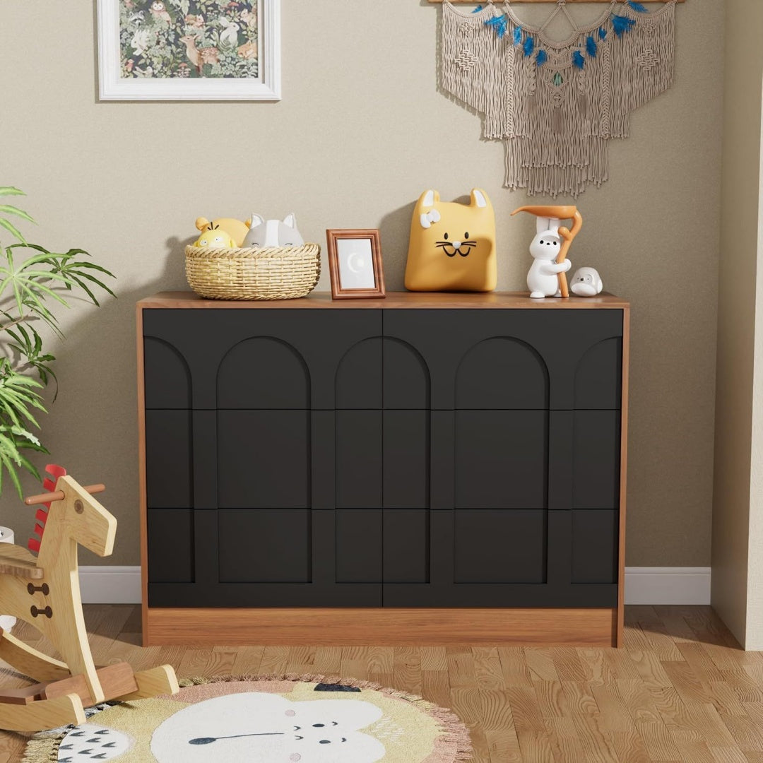Pour un interieur harmonieux, commode avec tiroirs, avec portes en finition noir et marron